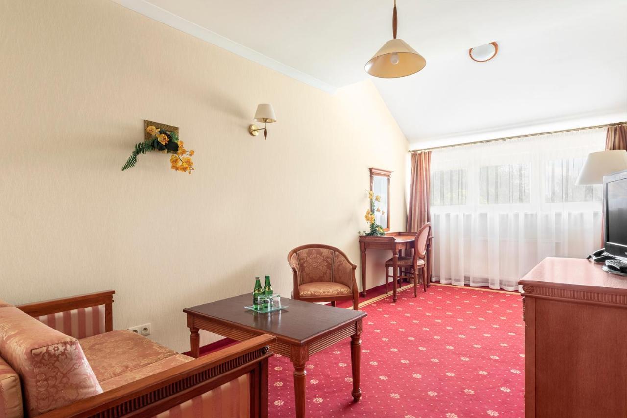 Hotel Stodolka Cminsk Exterior foto