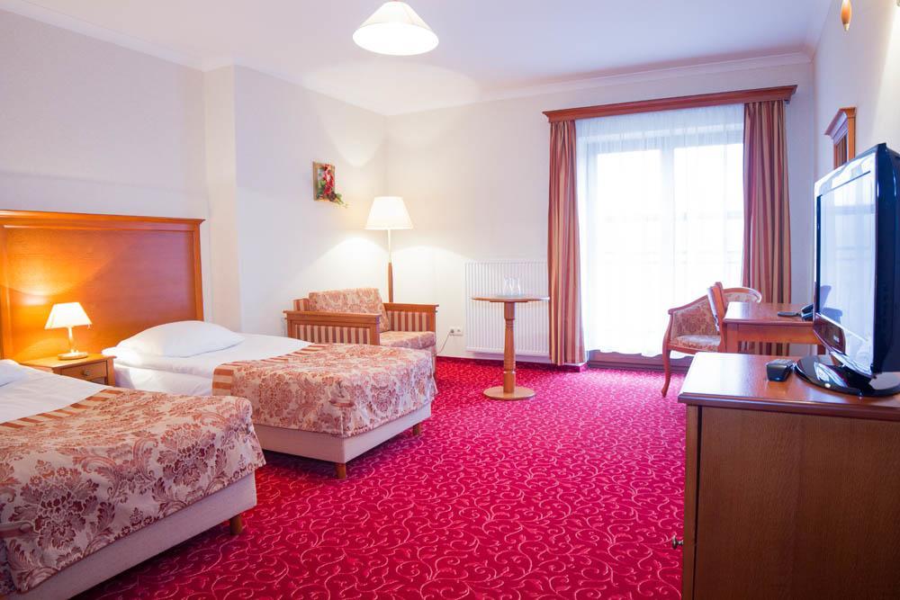 Hotel Stodolka Cminsk Exterior foto